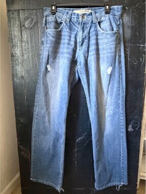 Red Snap Distressed Straight Leg Jeans Women’s Blue Denim Raw Hem 32x27